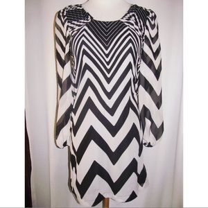 Balck and White Dress Size Large Chevron Print